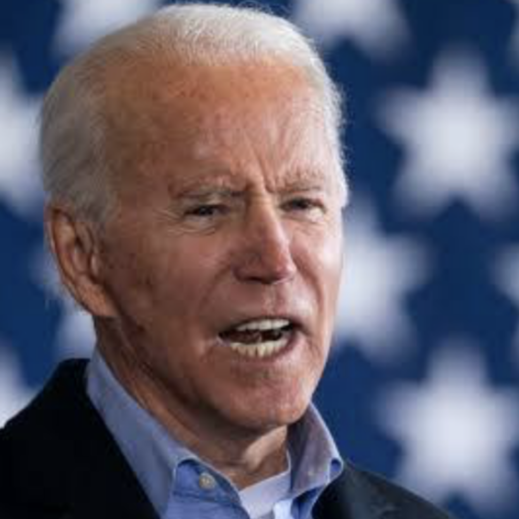 Biden réclame l’interdiction des fusils d’assaut