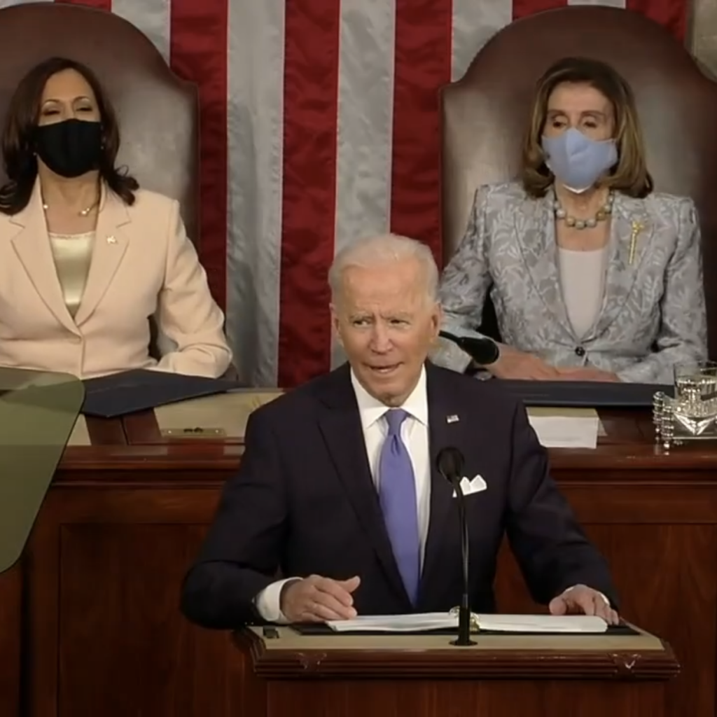 Joe Biden vante les réalisations de ses 100 premiers jours