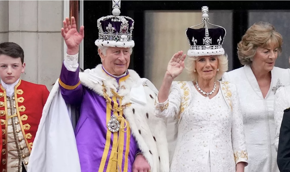 Le roi Charles III officiellement couronné alors que plus de 50 manifestants sont arrêtés