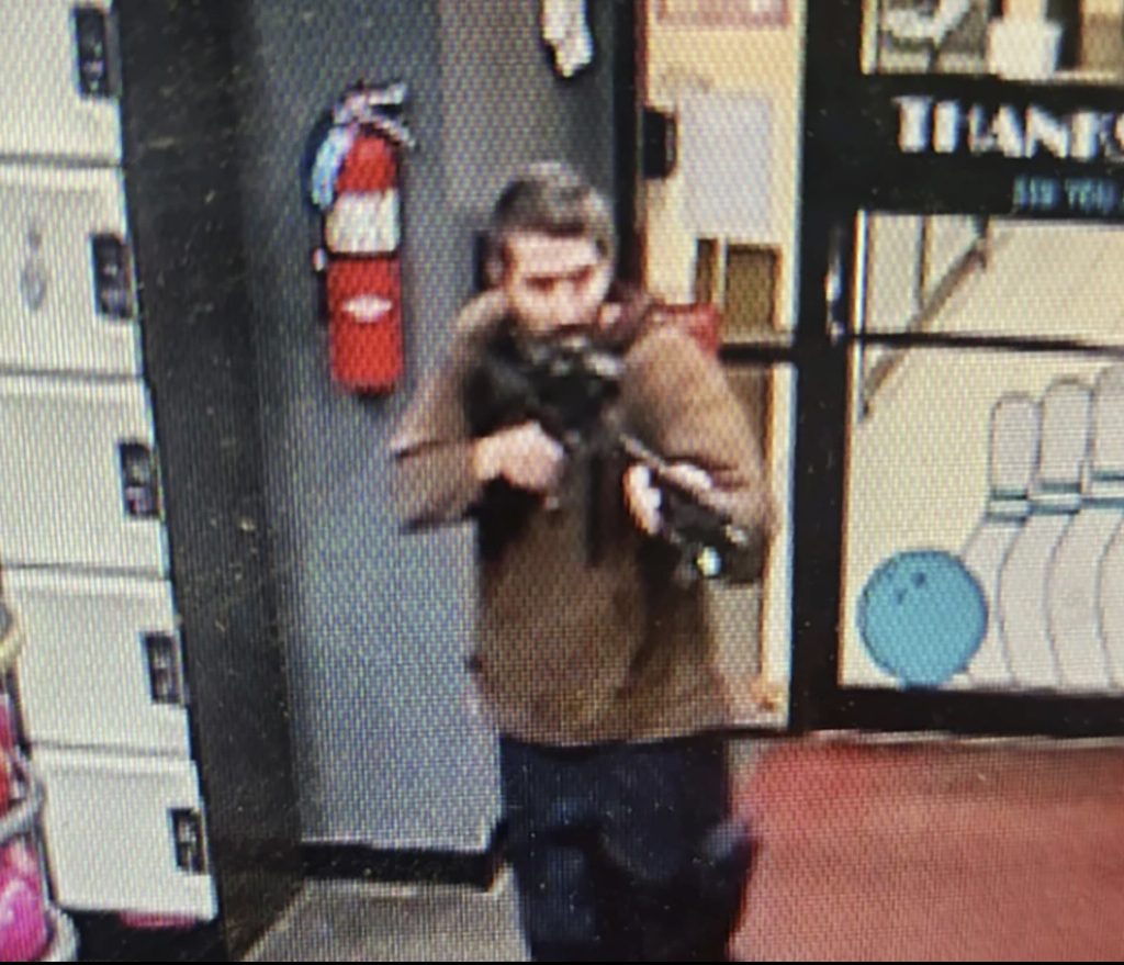 Au moins 22 morts et 50 blessés dans une fusillade aux États-Unis