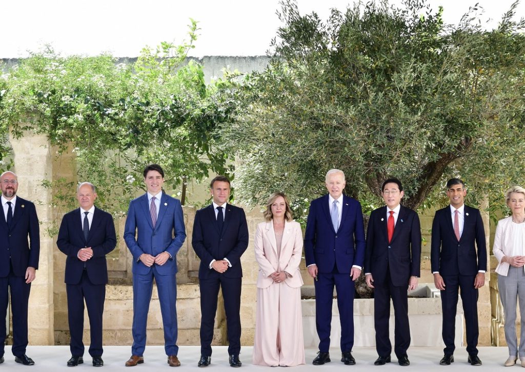 G7: prêt 50 milliards de dollars à l’Ukraine financé par les actifs russes gelés