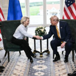 Trump et Von der Leyen scellent un accord prévoyant 15% de taxes sur les produits européens