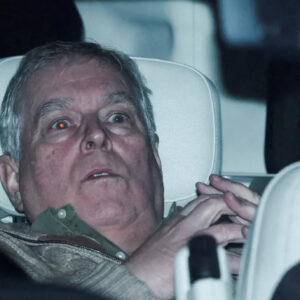 L’ex-président Andrew est arrêté et relâché